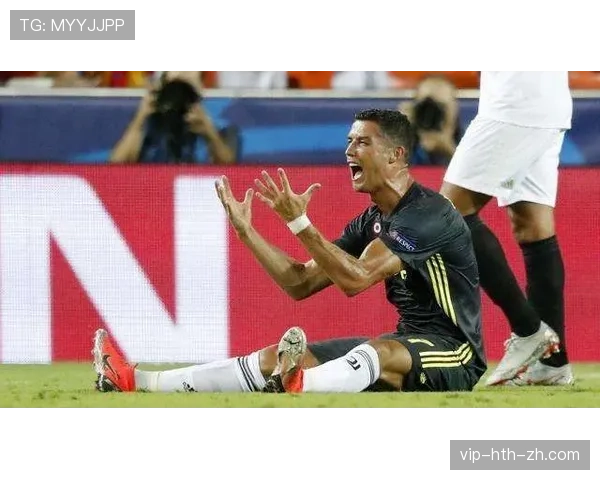 拉拽球衣为何常被判犯规？解析裁判判罚标准与争议点